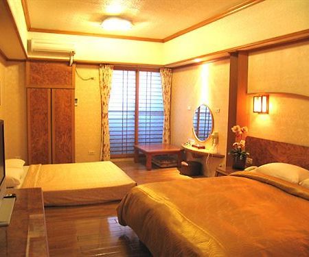 Sin Fu Business Hotel Тайчжун Экстерьер фото