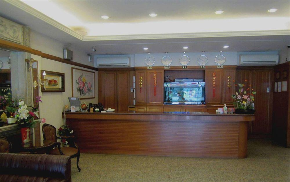 Sin Fu Business Hotel Тайчжун Экстерьер фото