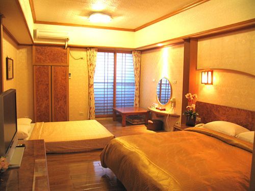 Sin Fu Business Hotel Тайчжун Экстерьер фото