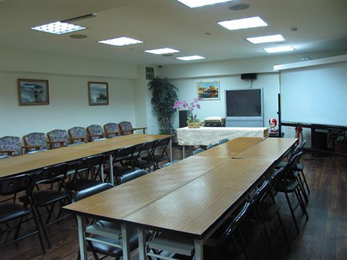 Sin Fu Business Hotel Тайчжун Экстерьер фото