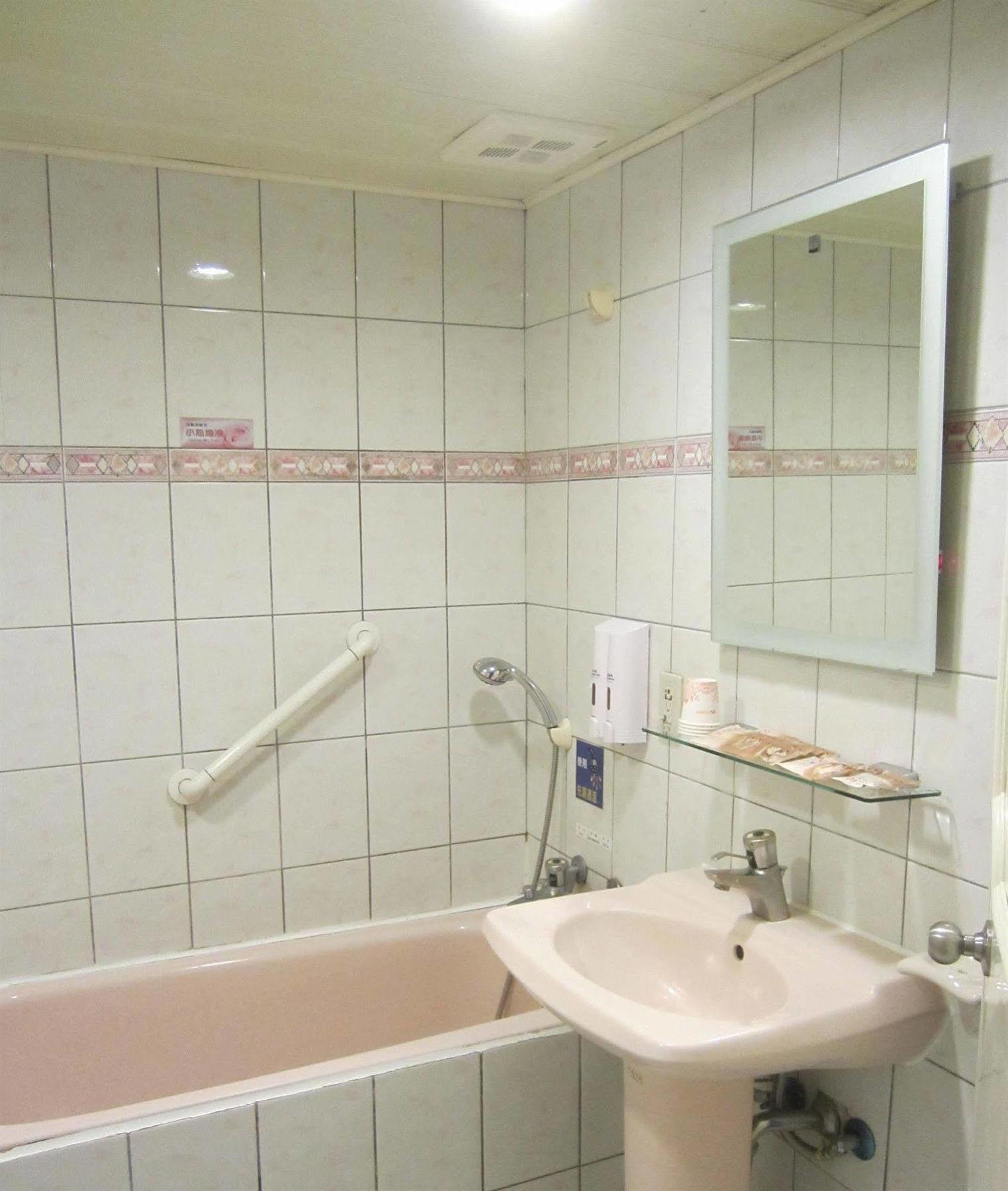 Sin Fu Business Hotel Тайчжун Экстерьер фото