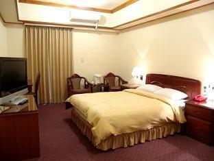 Sin Fu Business Hotel Тайчжун Экстерьер фото